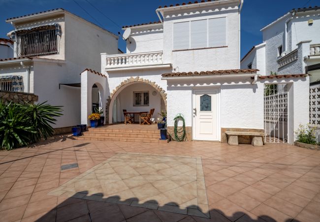 Villa à Empuriabrava - LV32 FALCONERA