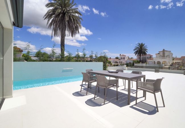 Villa à Empuriabrava - LV18 TER 6A     LOS GRANJEROS