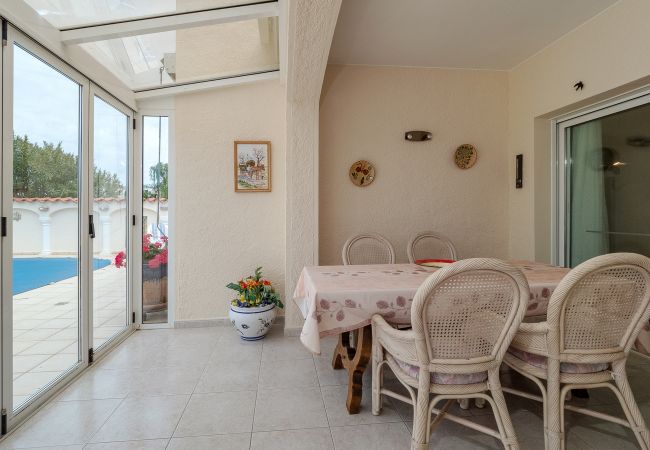 Villa à Empuriabrava - LV22 CAP RAS