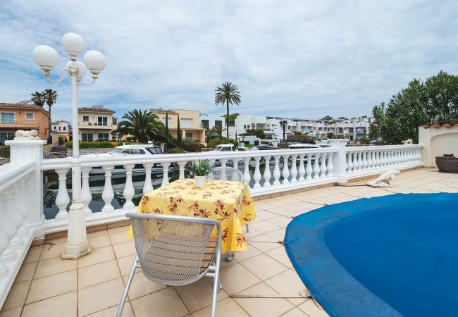 Villa à Empuriabrava - LV22 CAP RAS