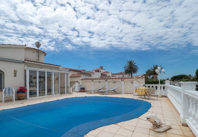 Villa à Empuriabrava - LV22 CAP RAS