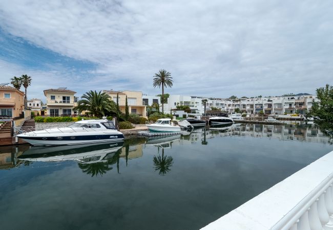 Villa à Empuriabrava - LV22 CAP RAS