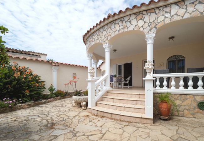 Villa à Empuriabrava - LV22 CAP RAS