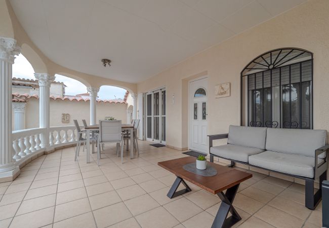 Villa à Empuriabrava - LV22 CAP RAS