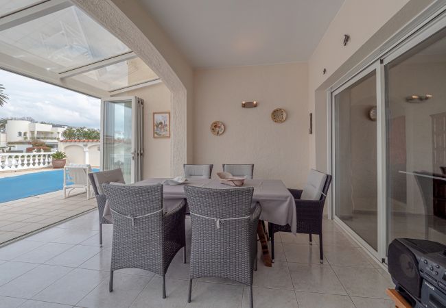 Villa à Empuriabrava - LV22 CAP RAS