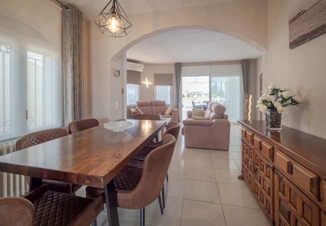 Villa à Empuriabrava - LV22 CAP RAS