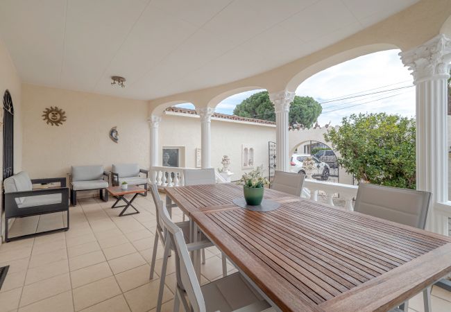 Villa à Empuriabrava - LV22 CAP RAS