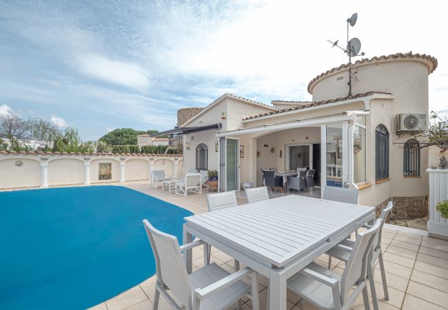 Villa à Empuriabrava - LV22 CAP RAS