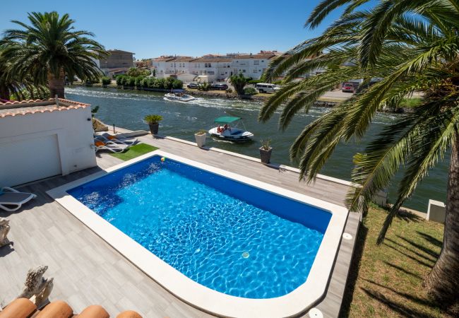 Villa à Empuriabrava - LV28 CAP RAS