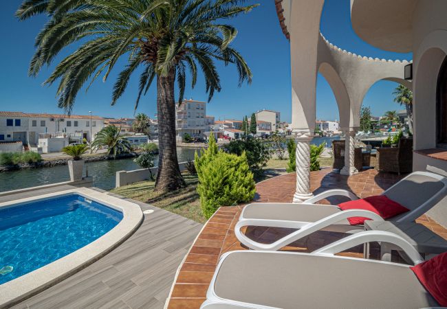 Villa à Empuriabrava - LV28 CAP RAS