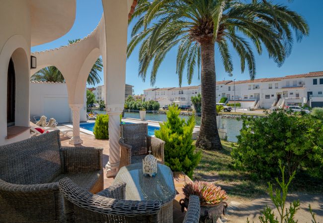 Villa à Empuriabrava - LV28 CAP RAS