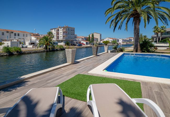 Villa à Empuriabrava - LV28 CAP RAS