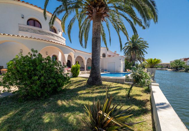 Villa à Empuriabrava - LV28 CAP RAS