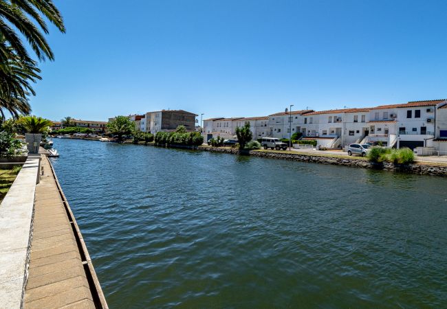 Villa à Empuriabrava - LV28 CAP RAS