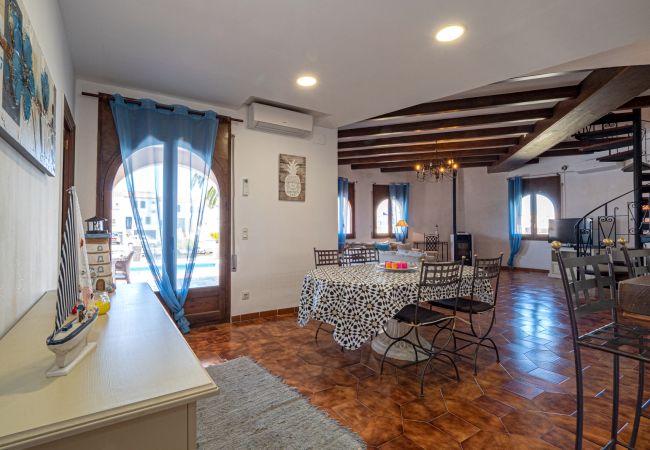 Villa à Empuriabrava - LV28 CAP RAS