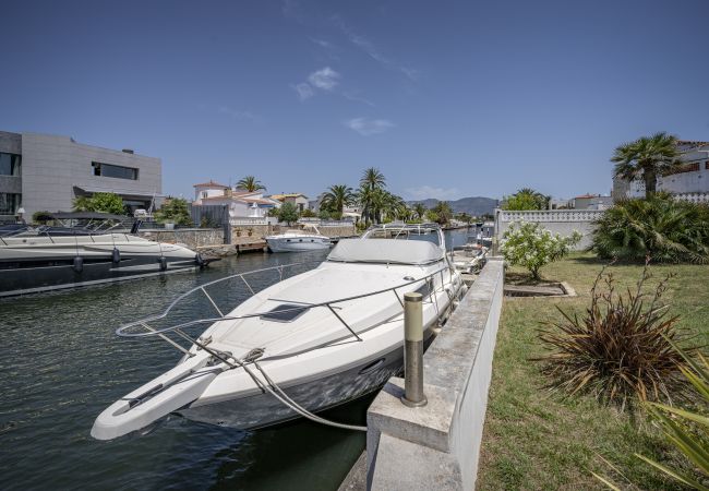 Villa à Empuriabrava - LV28 CAP RAS