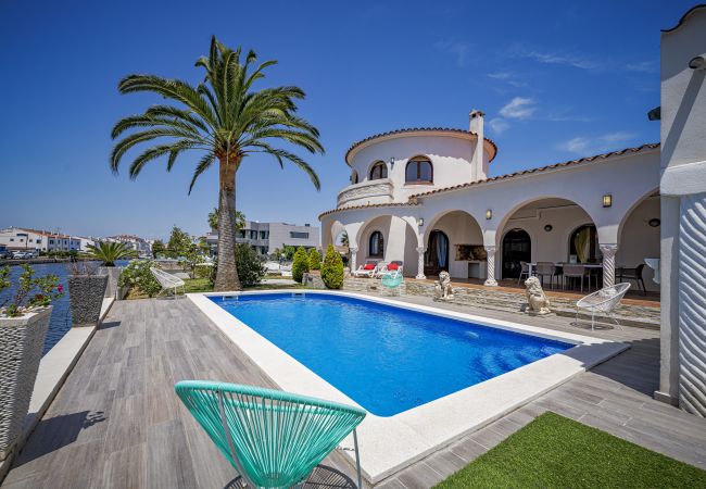 Villa à Empuriabrava - LV28 CAP RAS