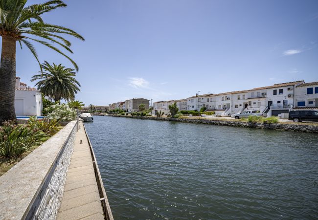 Villa à Empuriabrava - LV28 CAP RAS