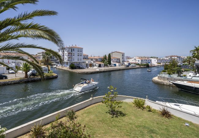 Villa à Empuriabrava - LV28 CAP RAS