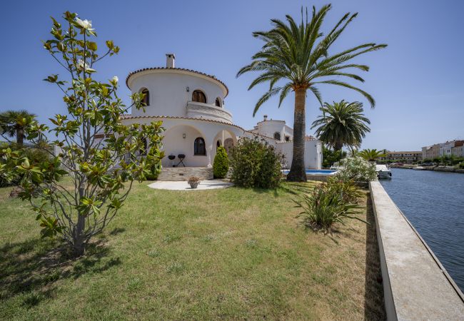 Villa à Empuriabrava - LV28 CAP RAS