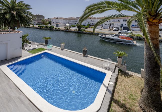 Villa à Empuriabrava - LV28 CAP RAS