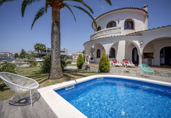 Villa à Empuriabrava - LV28 CAP RAS