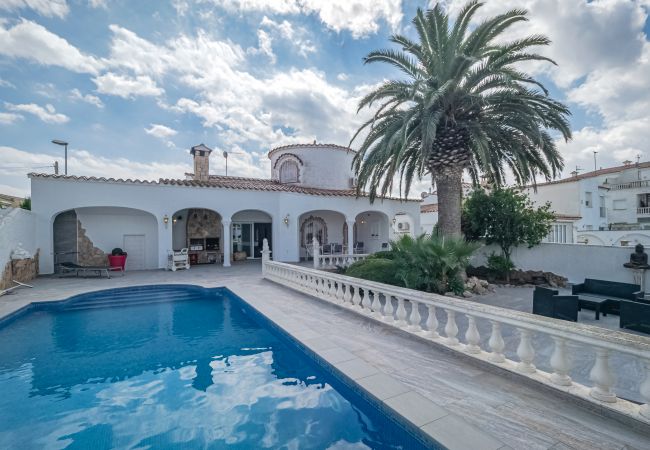 Villa à Empuriabrava - LV33 EMPURIES C