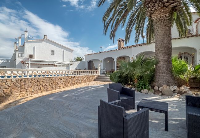 Villa à Empuriabrava - LV33 EMPURIES C