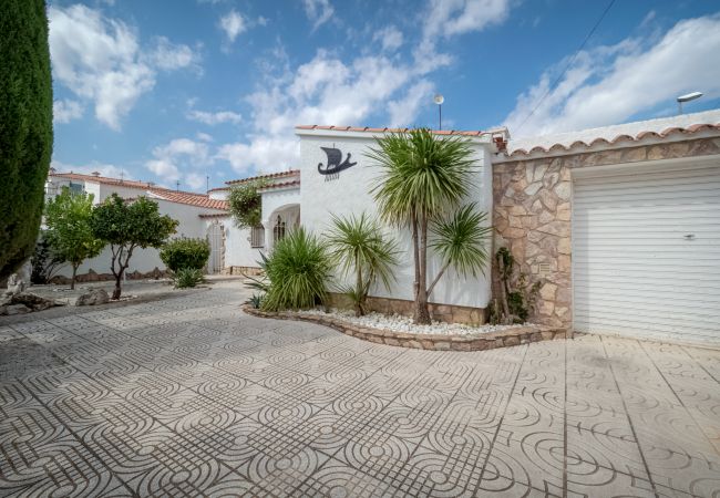 Villa à Empuriabrava - LV33 EMPURIES C