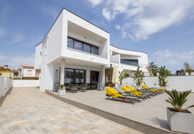 Villa à Empuriabrava - ILV10