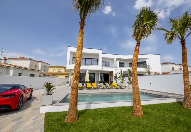 Villa à Empuriabrava - ILV10