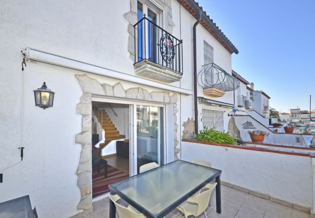 Maison mitoyenne à Empuriabrava - LV36 PORT RHODAS