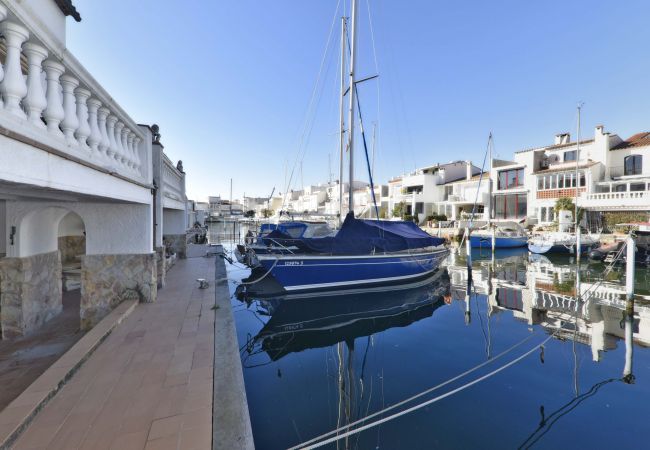 Maison mitoyenne à Empuriabrava - LV36 PORT RHODAS