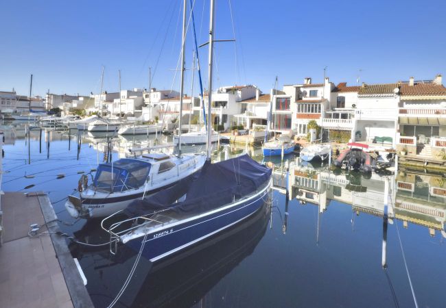 Maison mitoyenne à Empuriabrava - LV36 PORT RHODAS