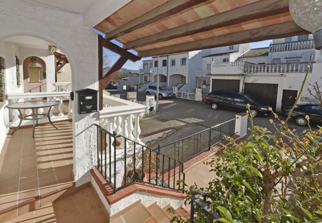 Maison mitoyenne à Empuriabrava - LV36 PORT RHODAS