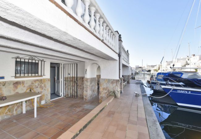 Maison mitoyenne à Empuriabrava - LV36 PORT RHODAS