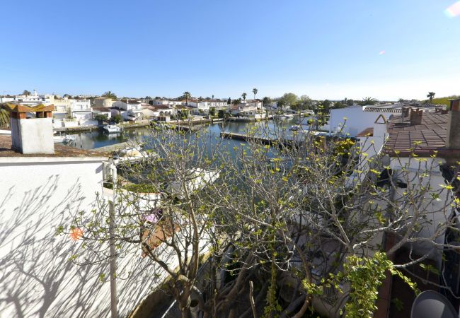 Villa à Empuriabrava - LV30 LLOBREGAT 24