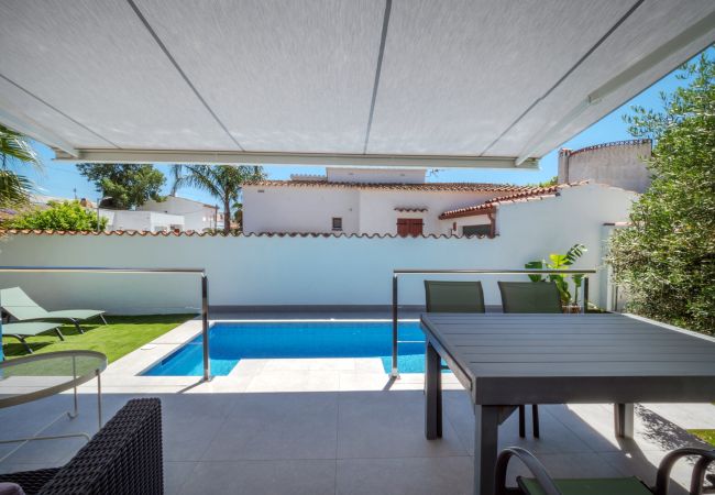 Villa à Empuriabrava - ILH03 MONTSENY