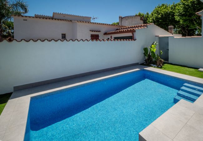 Villa à Empuriabrava - ILH03 MONTSENY