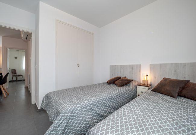 Appartement à Empuriabrava - ILA24