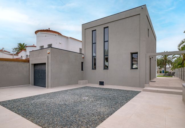 Villa à Empuriabrava - LV21 CAP RAS