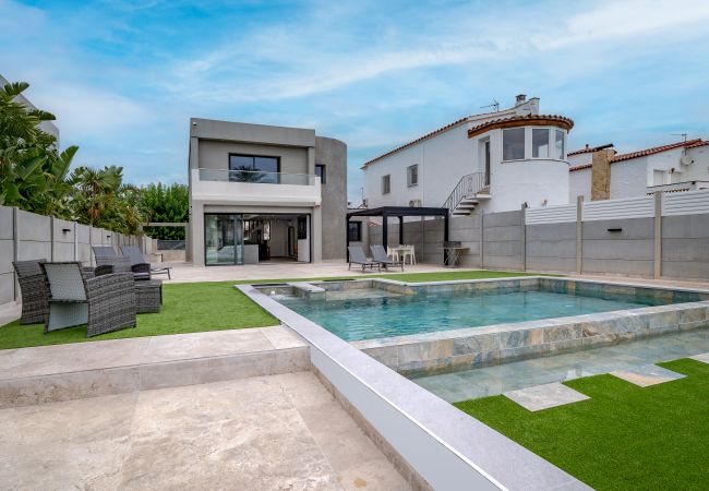 Villa à Empuriabrava - LV21 CAP RAS