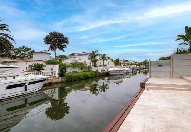 Villa à Empuriabrava - LV21 CAP RAS