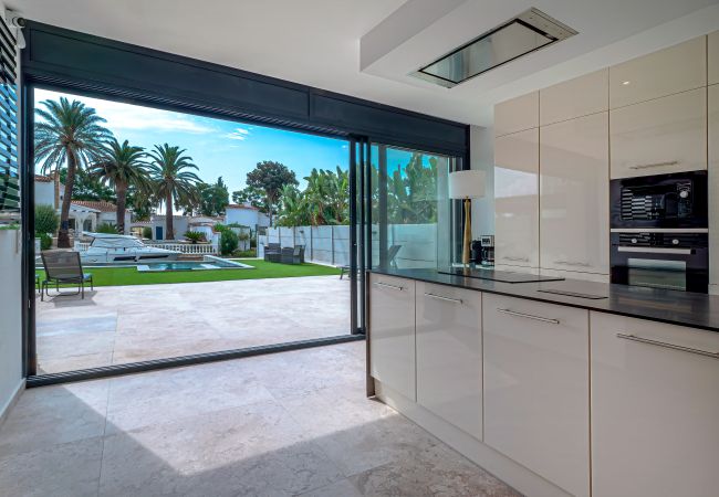 Villa à Empuriabrava - LV21 CAP RAS