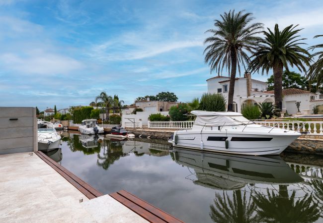 Villa à Empuriabrava - LV21 CAP RAS